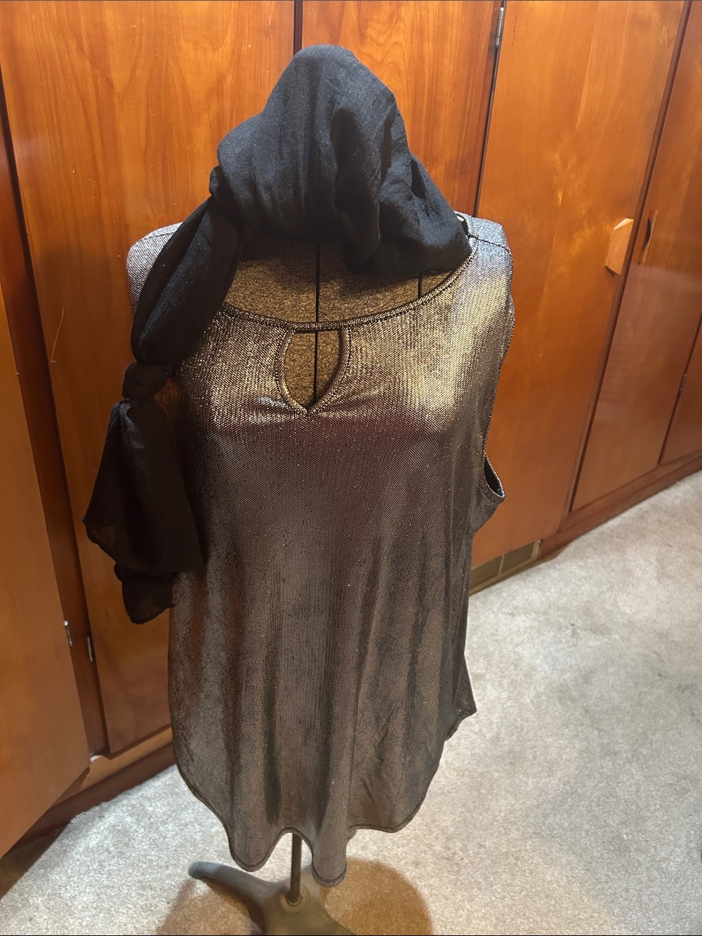 Metallic Black Sleeveless Tank Top with Keyhole Back